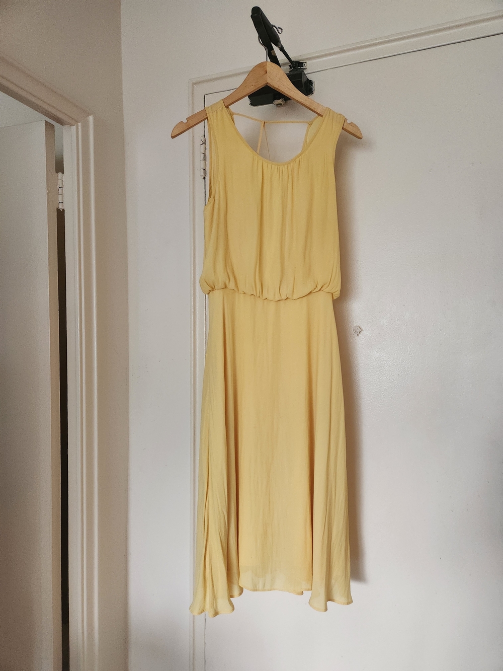 Forever 21 Yellow Sleeveless Midi Dress
